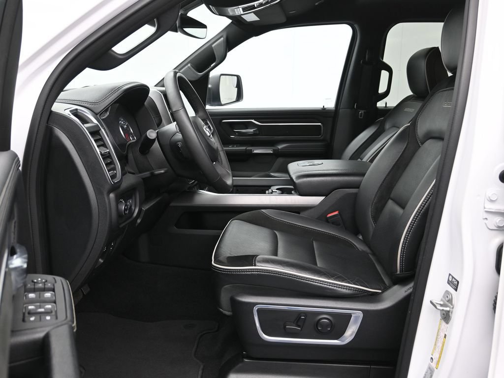 Used 2025 RAM 1500 Laramie AWD/4WD image 13