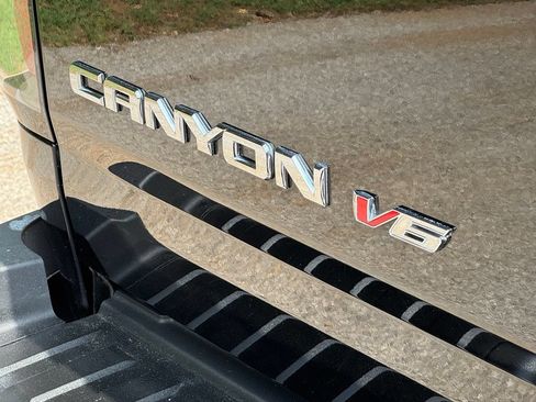 Used 2018 GMC Canyon SLT w/ Driver Alert Package AWD/4WD image 7
