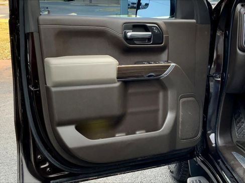 Used 2019 Chevrolet Silverado 1500 LT w/ Texas Edition image 21