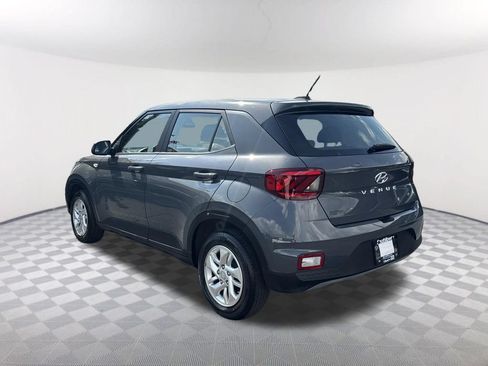 Used 2025 Hyundai Venue SE FWD image 7