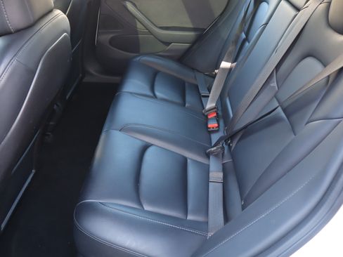 Used 2018 Tesla Model 3 Mid Range image 16