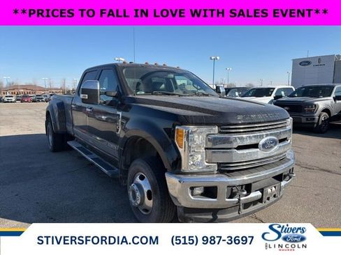 Used 2017 Ford F350 Lariat w/ Chrome Package image 1