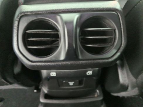 Used 2018 Jeep Wrangler Unlimited Rubicon image 20