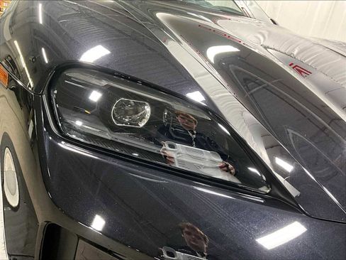 Used 2025 Porsche Taycan image 15