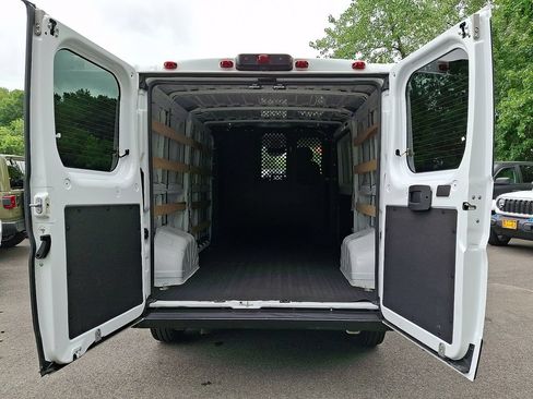 Used 2025 RAM ProMaster 2500 w/ U-Haul Equipment Group FWD image 28