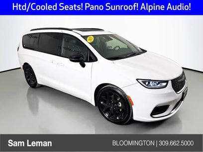 Used 2025 Chrysler Pacifica Limited