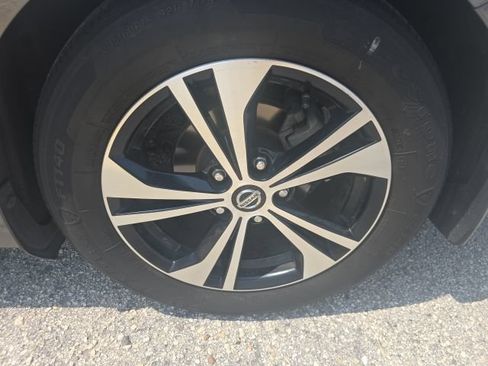 Certified 2022 Nissan Sentra SV FWD image 27