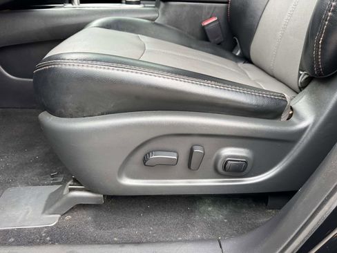 Used 2020 Nissan Pathfinder SL AWD/4WD image 19