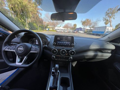 Used 2025 Nissan Sentra SV image 31