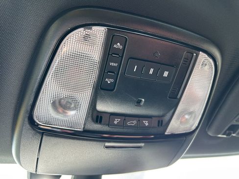 Used 2025 Dodge Durango GT image 40