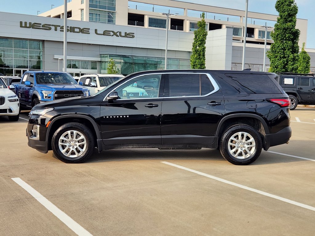 Used 2023 Chevrolet Traverse LS w/ Safety Package FWD image 4