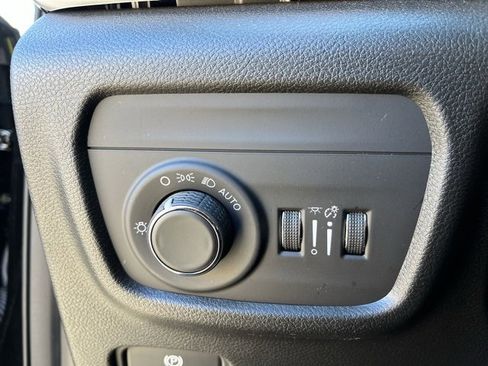 Certified 2023 Jeep Grand Cherokee Altitude image 13