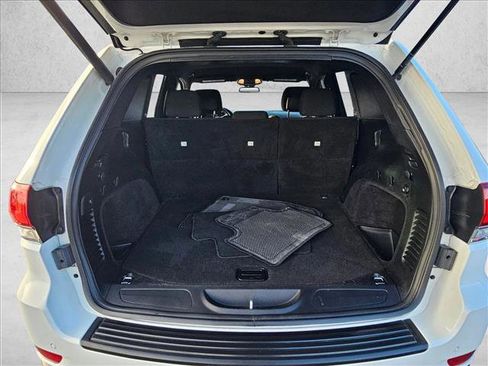 Used 2021 Jeep Grand Cherokee Laredo w/ Security & Convenience Group image 6