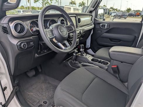 Used 2023 Jeep Wrangler Sahara image 23