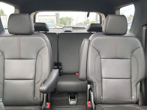 Used 2023 Chevrolet Traverse RS w/ LPO, Floor Liner Package AWD/4WD image 18