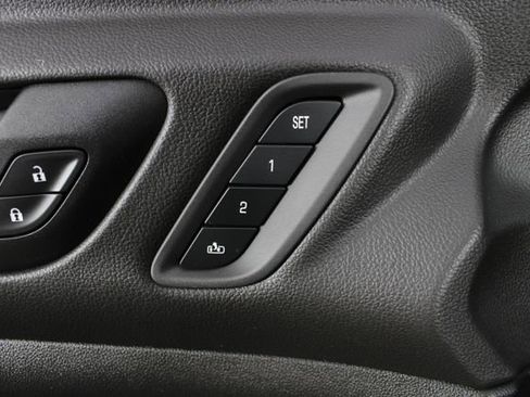 Used 2021 GMC Acadia SLT w/ Technology Package image 17