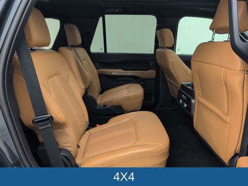 Used 2024 Ford Expedition Platinum AWD/4WD image 16