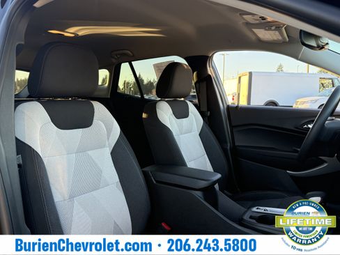 Used 2025 Chevrolet Trax LS w/ LS Convenience Package image 22