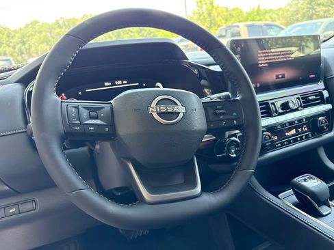 New 2026 Nissan Pathfinder SL FWD image 11