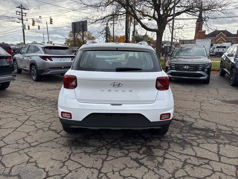 New 2026 Hyundai Venue SEL image 6