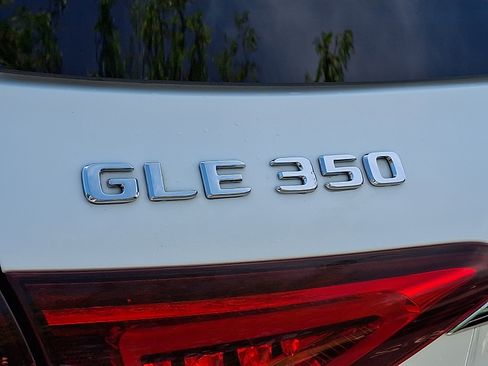 Used 2022 Mercedes-Benz GLE 350 4MATIC image 32