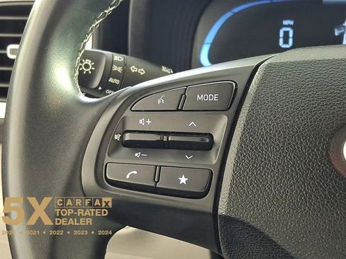 Certified 2024 Hyundai Venue SEL image 27