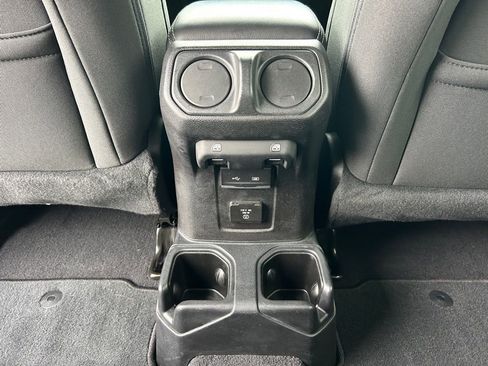 Used 2020 Jeep Wrangler Unlimited Sahara w/ Uconnect 4C Nav & Sound Group image 13