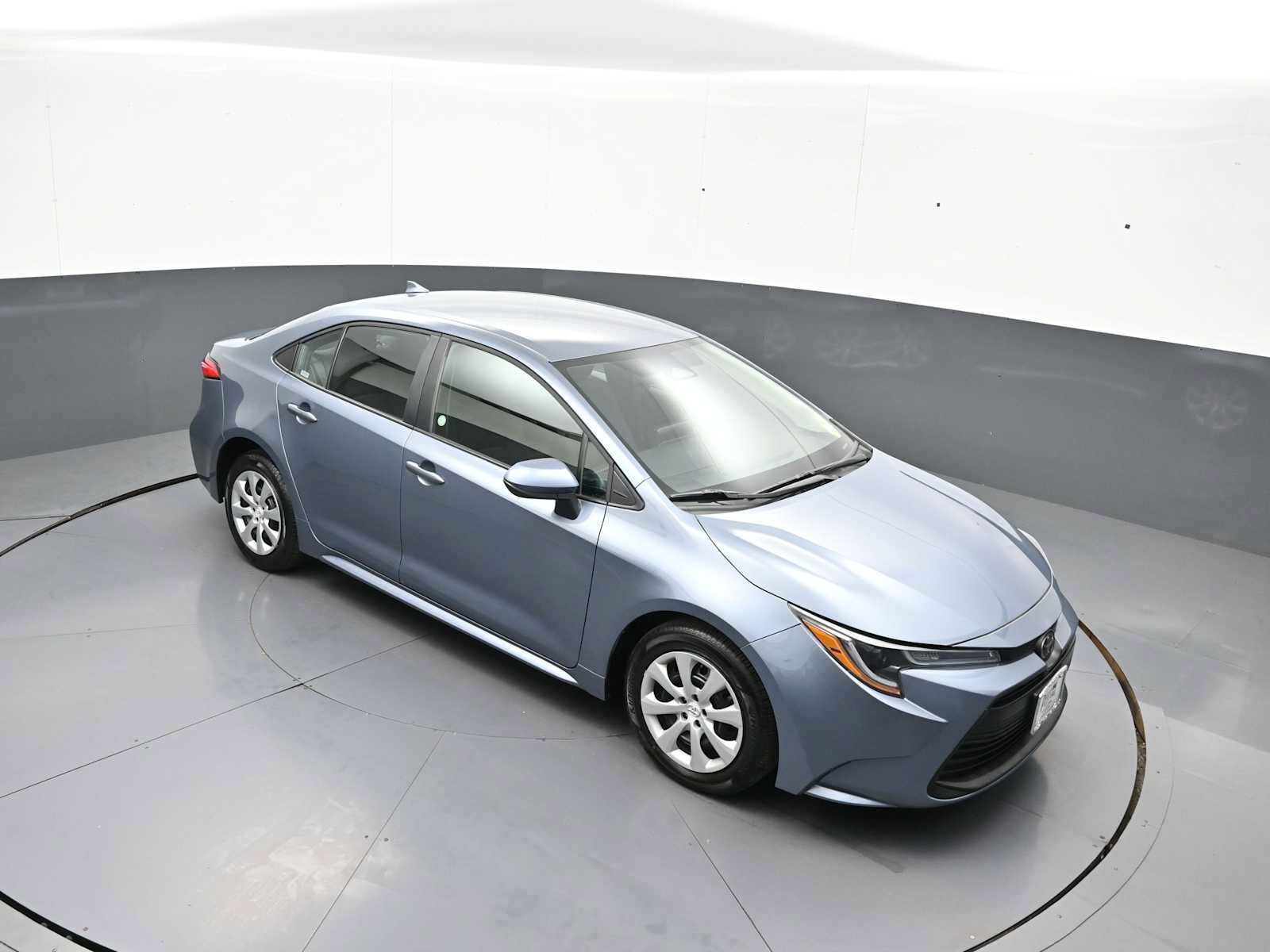 Used 2025 Toyota Corolla LE FWD image 34