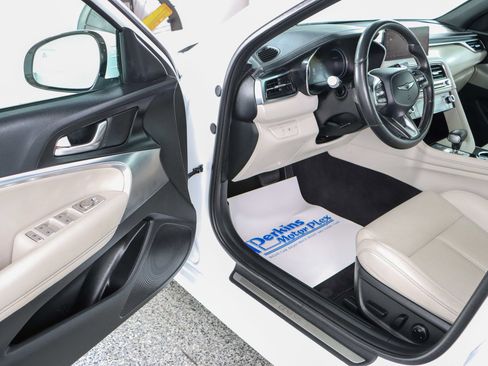 Used 2025 Genesis G70 2.5T AWD/4WD image 3