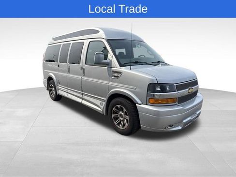 Used 2023 Chevrolet Express 2500 RWD image 7