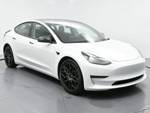 Used 2021 Tesla Model 3 Standard Range Plus RWD image 2