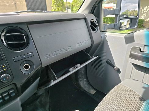 Used 2016 Ford F550 2WD Regular Cab Super Duty image 23