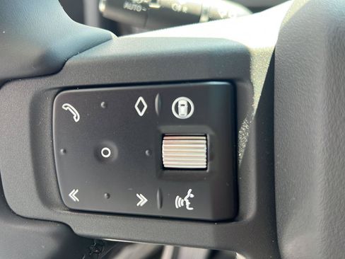 New 2026 Land Rover Defender 130 X-Dynamic SE AWD/4WD image 13