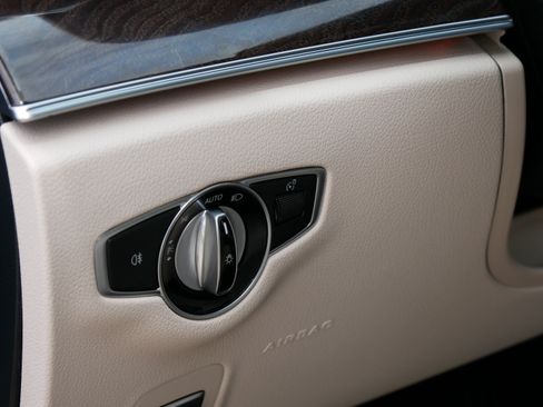 Used 2020 Mercedes-Benz E 350 Sedan image 27