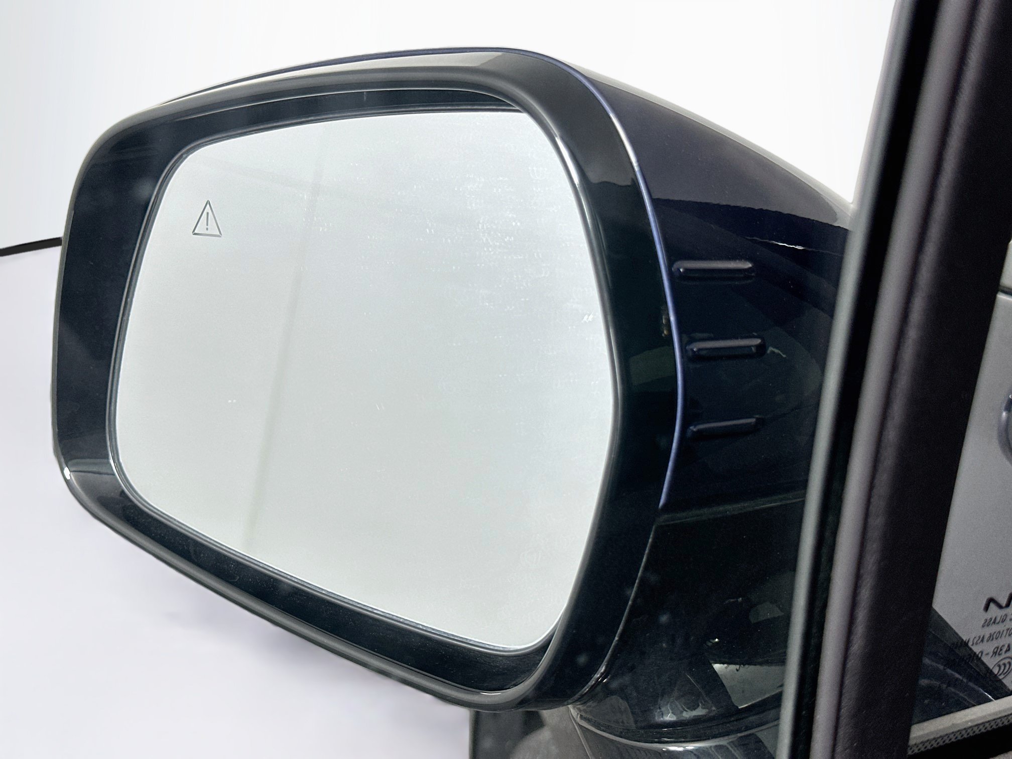 Used 2025 Kia Carnival FWD image 16