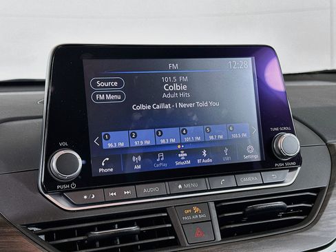 Used 2024 Nissan Altima 2.5 SV FWD image 21