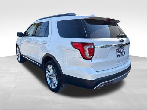 Used 2016 Ford Explorer XLT w/ Equipment Group 202A FWD image 3