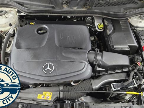 Used 2018 Mercedes-Benz GLA 250 4MATIC image 34