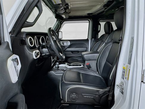 Used 2022 Jeep Gladiator Overland w/ Popular Equipment Package image 20