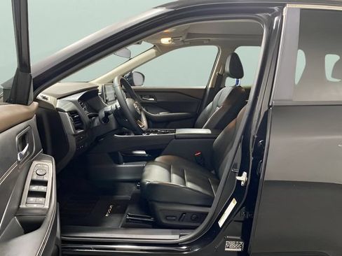 Certified 2023 Nissan Rogue SV w/ SV Premium B Package AWD/4WD image 11