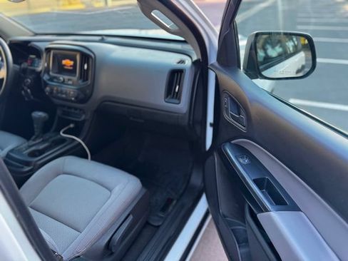 Used 2021 Chevrolet Colorado W/T AWD/4WD image 34