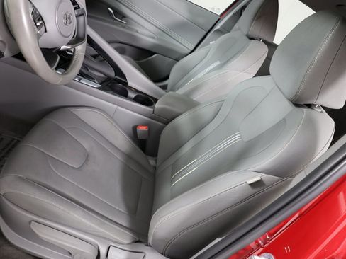 Used 2023 Hyundai Elantra SEL w/ Convenience Package image 10