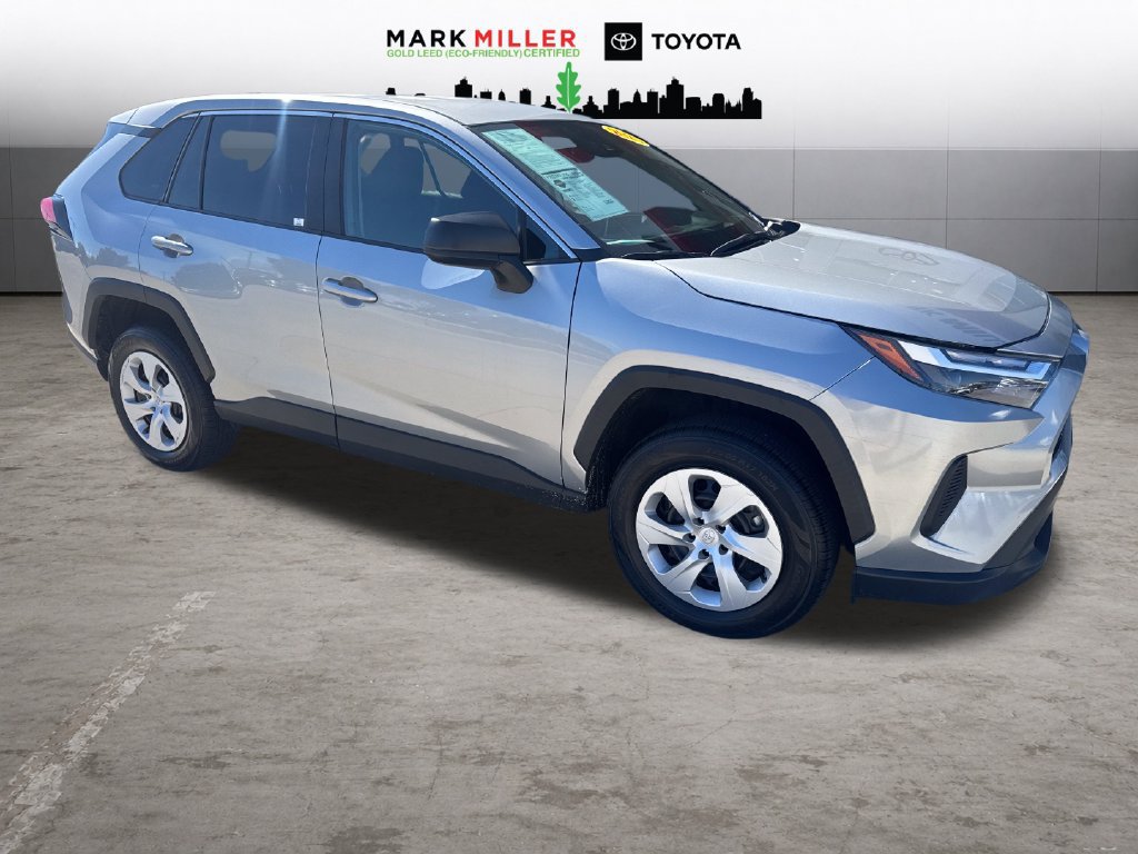 Used 2025 Toyota RAV4 LE AWD/4WD image 7