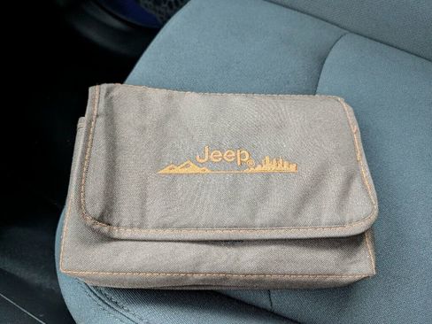 Used 2018 Jeep Wrangler Sport image 27