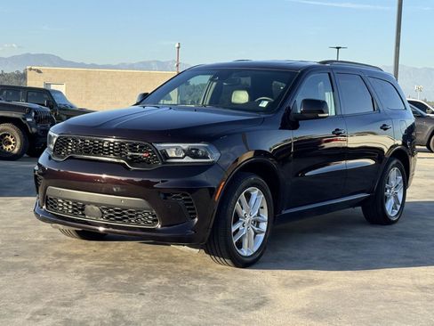 Certified 2025 Dodge Durango GT image 4