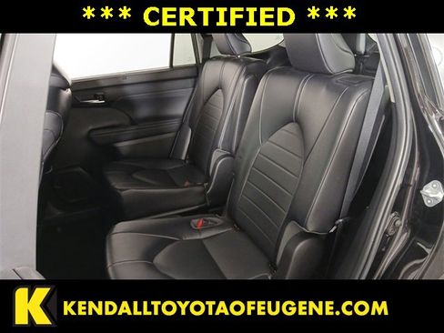 Certified 2022 Toyota Highlander XLE image 18