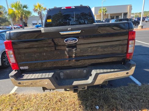 Used 2020 Ford F250 Lariat w/ Lariat Value Package image 3