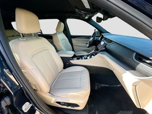 Used 2024 Jeep Grand Cherokee L Limited w/ Luxury Tech Group II image 31