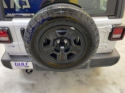 Used 2025 Jeep Wrangler Sport AWD/4WD image 13