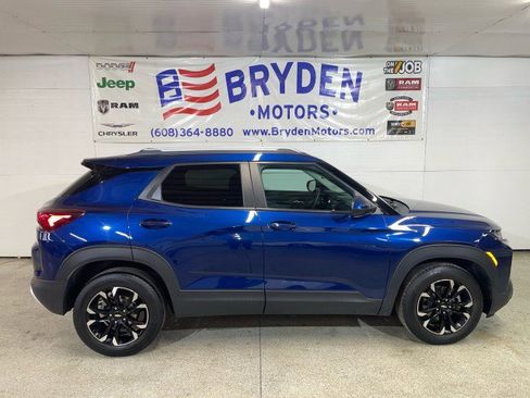 Used 2022 Chevrolet TrailBlazer LT image 1